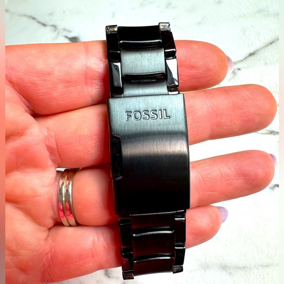 Women’s Fossil Watch - Picture 3 of 3